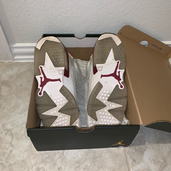 Jordan 6 Maroon - Picture 4 of 4